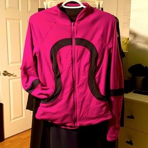 ❤️Reversible✌️LuluLemon athletica zip up yoga jacket black and pink/purple